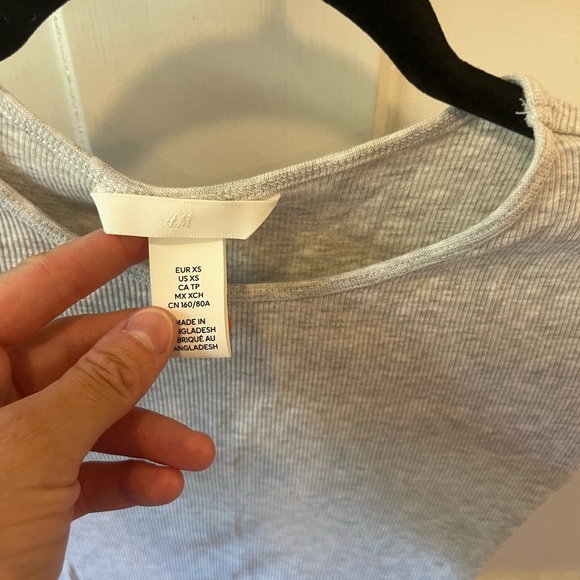H&M Basic Gray Top Size XS - Picture 2 of 5